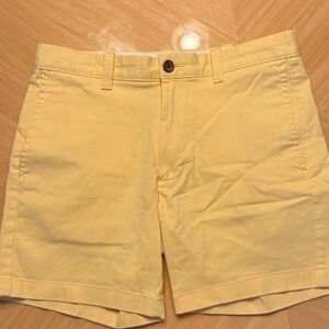 J. Crew Soft Yellow Men's Flat Front Shorts 7” Size 31